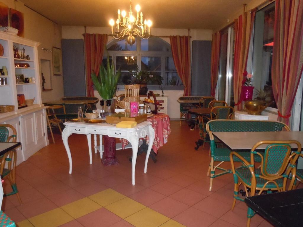 Hotel La Croix Blanche Montrichard Exteriér fotografie